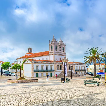 Sunset Waves - By Sch Lägenhet Nazaré