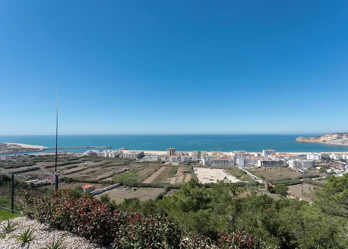 Sunset Waves - By Sch דירה