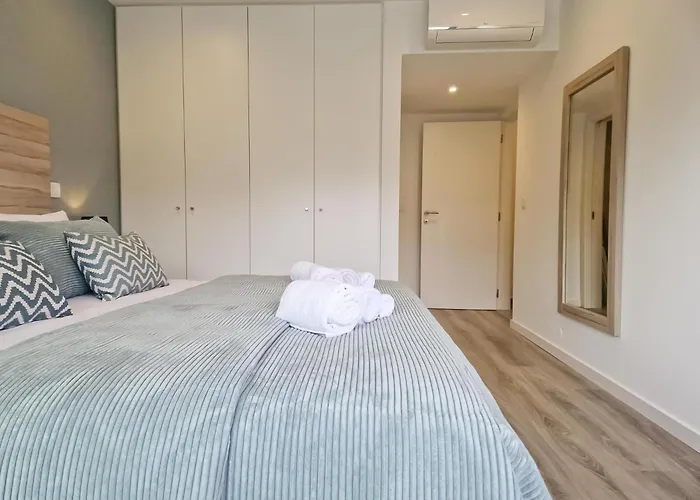 Sunset Waves - By Sch נאזרה